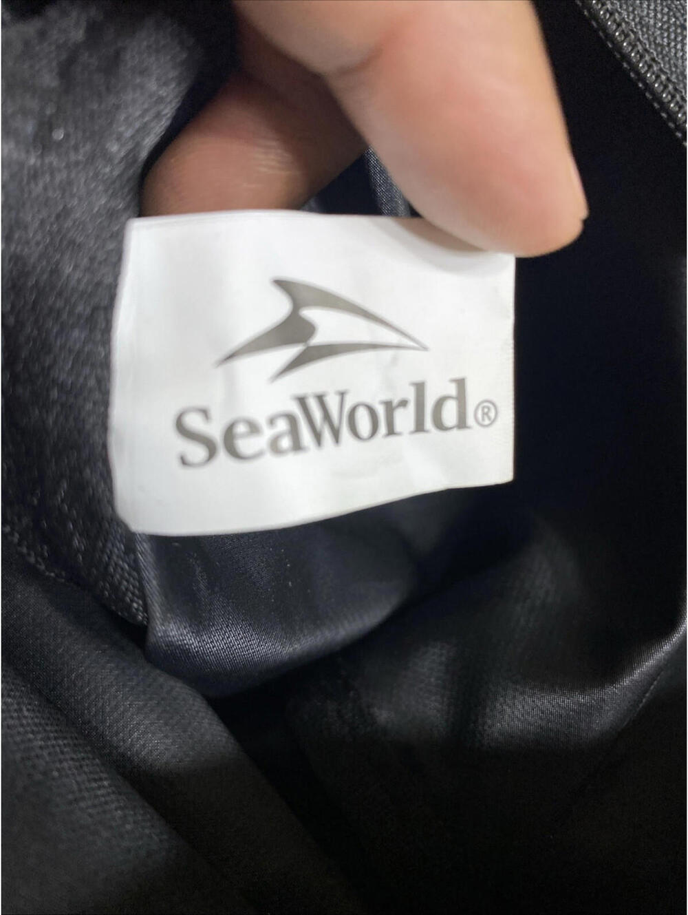 2021 SeaWorld Duffel Bag SAN DIEGO CA. Black With Orca Decal - Picture 11 of 14